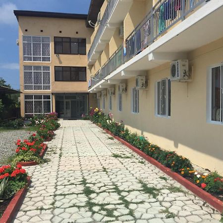 Dionisy Guest House Pitsunda Exterior foto